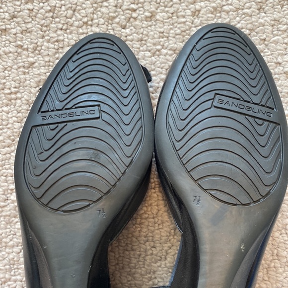 Size 7.5 Bandolino black wedges. - Picture 3 of 7